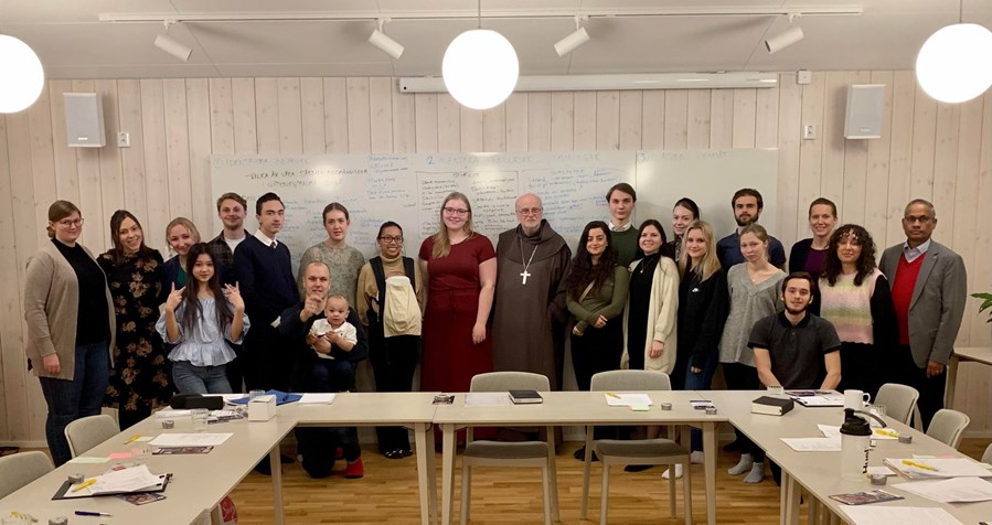 Ungdomar från ytterligare två katolska församlingar i Sverige har startat Caritas ungdomsverksamhet.
