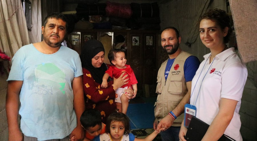George Homis och hans familj har kommit hem till Aleppo. De får stöd, men hjälper också till med återuppbyggnaden. Bild: Caritas Syrien
