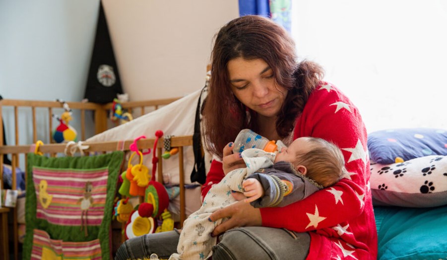 Den ekonomiska krisen slår betydligt hårdare mot kvinnor än mot män. Foto: Caritas Czech Republic